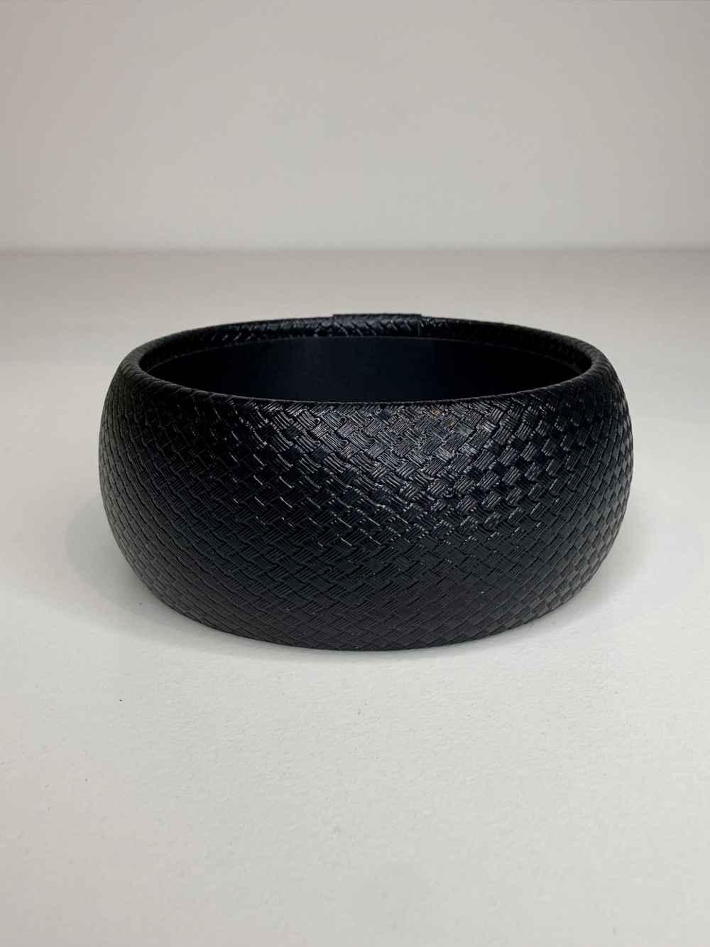 Black textured bangle